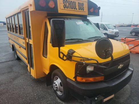 Used 2011 Chevrolet Express 4500 w/ School Bus Package RWD image 1