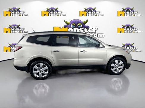 Used 2017 Chevrolet Traverse LT w/ Style and Technology Package AWD/4WD image 4