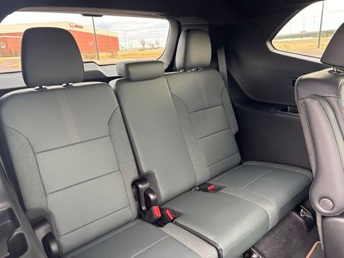 New 2026 GMC Acadia AT4 w/ Luxury Package image 32