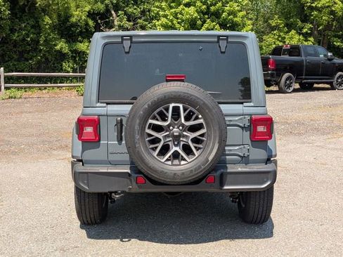 New 2026 Jeep Wrangler Unlimited Sahara AWD/4WD image 4
