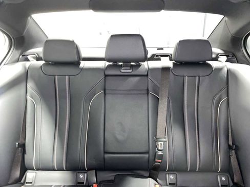 Used 2019 BMW 530e xDrive w/ Convenience Package image 22