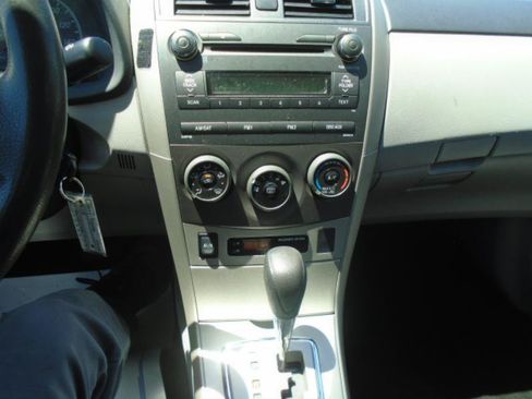 Used 2011 Toyota Corolla LE FWD image 14