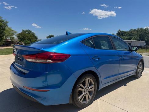Used 2017 Hyundai Elantra SE FWD image 5