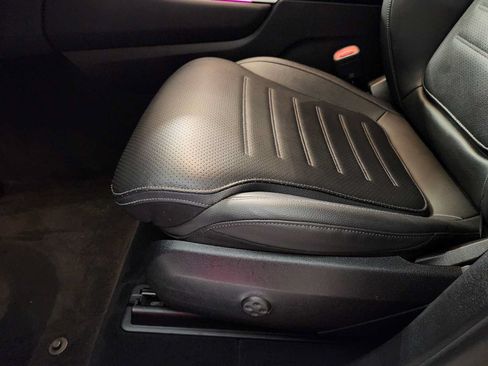 Used 2023 Mercedes-Benz GLC 300 image 23