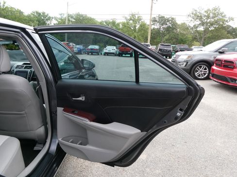 Used 2013 Toyota Camry XLE FWD image 28