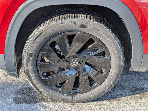 Used 2025 Volkswagen Atlas Cross Sport SE w/ Panoramic Sunroof Package AWD/4WD image 9