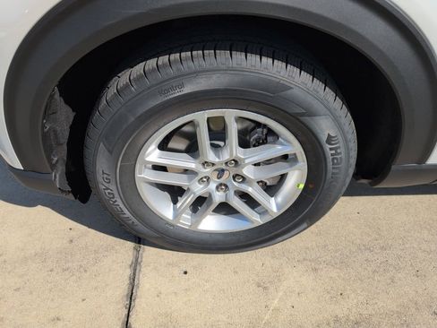 New 2026 Ford Explorer Active image 18