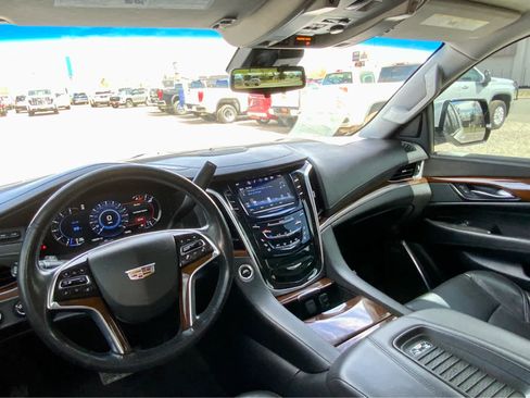 Used 2020 Cadillac Escalade ESV Luxury AWD/4WD image 33