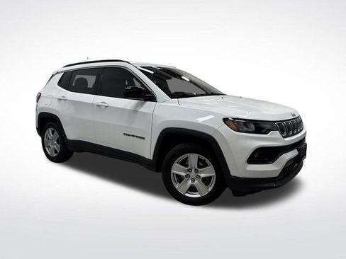 Used 2022 Jeep Compass Latitude image 36