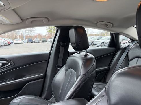 Used 2016 Chrysler 200 Limited Platinum image 11