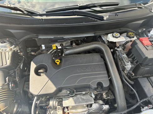 Used 2025 Chevrolet Equinox LT FWD image 27