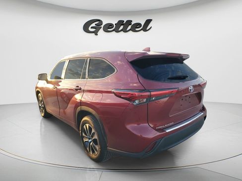 Used 2022 Toyota Highlander XLE image 5