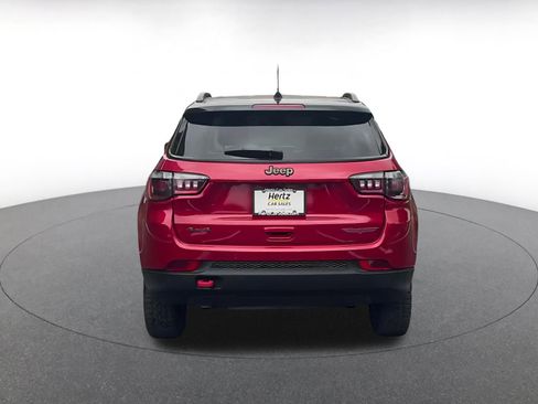 Used 2025 Jeep Compass Trailhawk image 12