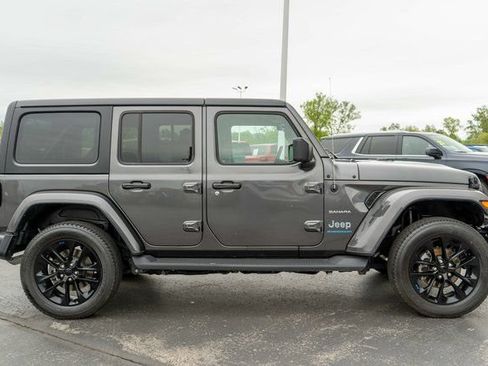 Used 2023 Jeep Wrangler Unlimited Sahara w/ Cold Weather Group AWD/4WD image 5