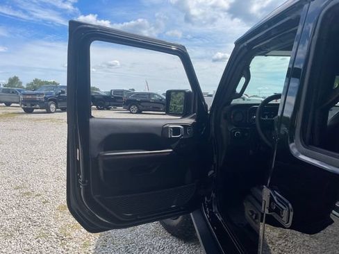 Certified 2025 Jeep Wrangler Unlimited Rubicon AWD/4WD image 26
