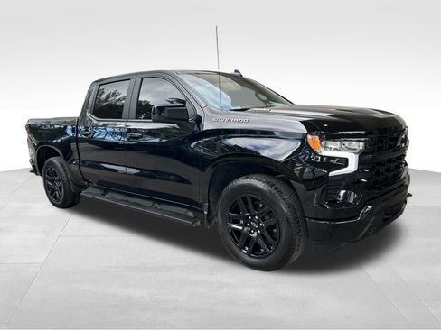 Used 2025 Chevrolet Silverado 1500 RST image 2