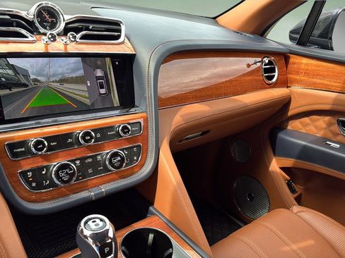 Certified 2022 Bentley Bentayga image 42