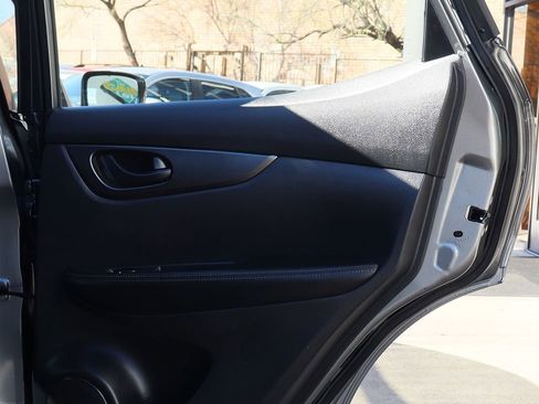 Used 2021 Nissan Rogue Sport S image 26