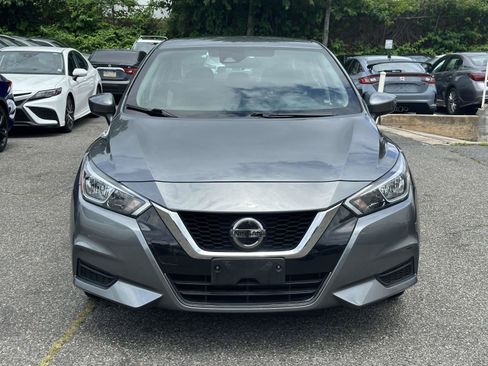 Used 2022 Nissan Versa SV FWD image 7