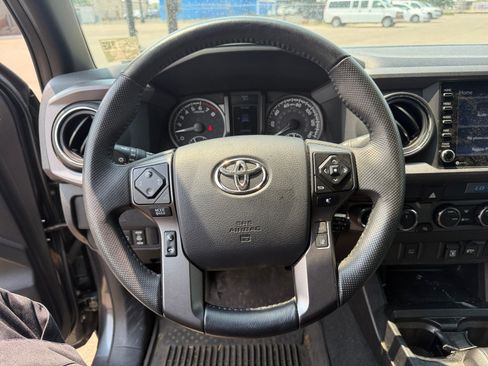 Used 2023 Toyota Tacoma TRD Off-Road AWD/4WD image 9