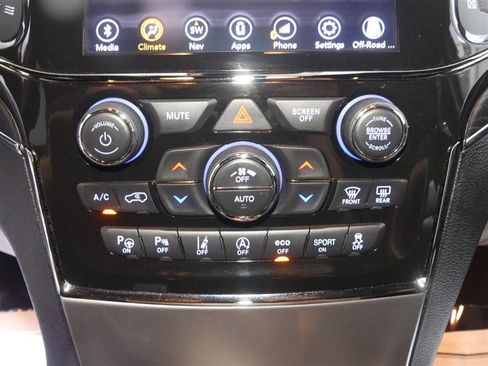 Used 2021 Jeep Grand Cherokee High Altitude AWD/4WD image 36