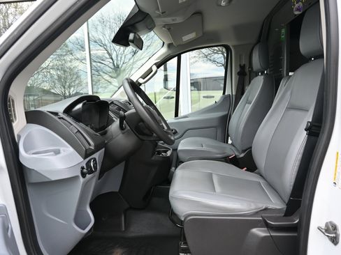 Used 2019 Ford Transit 250 130 Low Roof w/ Exterior Upgrade Package RWD image 11