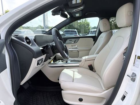 Certified 2026 Mercedes-Benz GLA 250 4MATIC image 11
