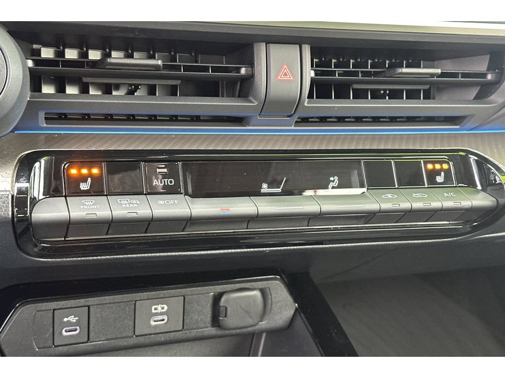 Certified 2023 Toyota Prius XLE AWD/4WD image 22