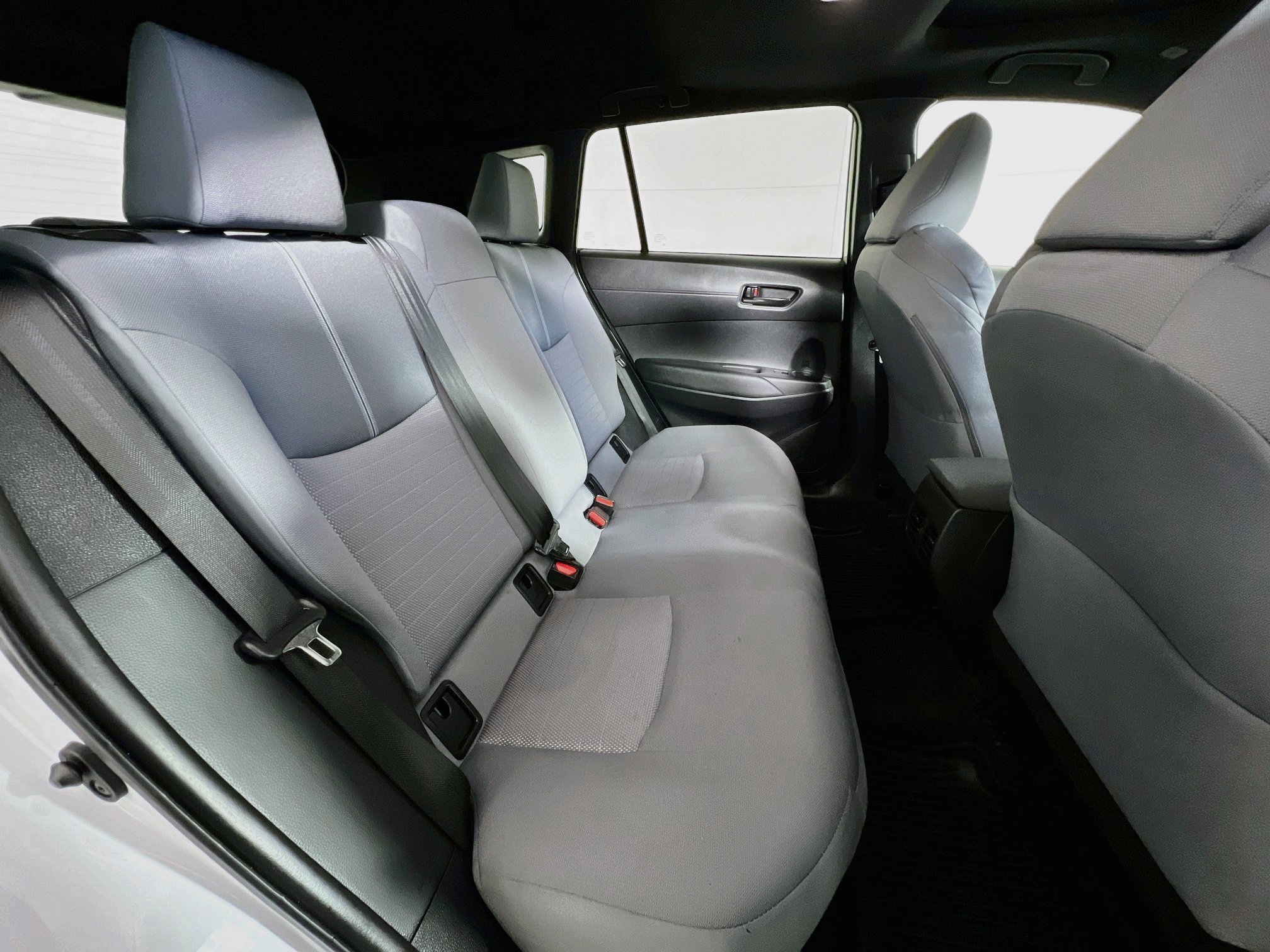 Used 2023 Toyota Corolla Cross AWD Hybrid w/ Moonroof Package image 24