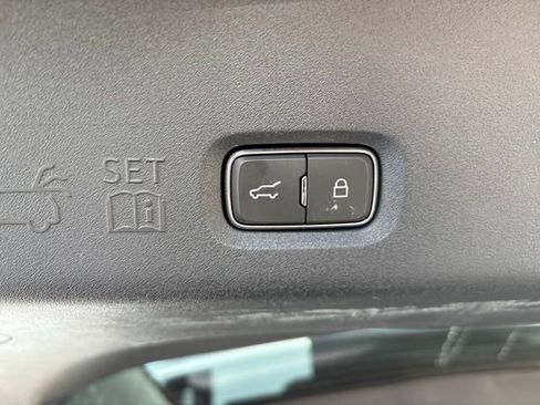 Used 2025 Ford Expedition Max Platinum AWD/4WD image 30