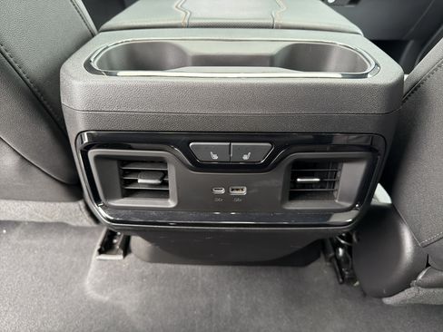 Used 2024 GMC Sierra 1500 AT4 w/ Technology Package AWD/4WD image 26
