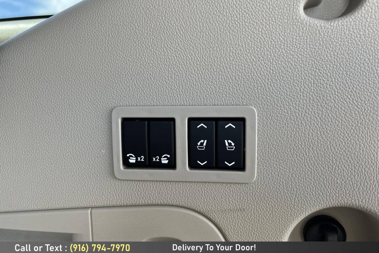 Used 2016 GMC Yukon Denali w/ Open Road Package AWD/4WD image 12