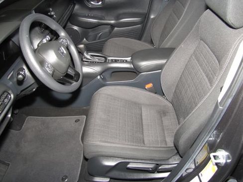 Certified 2024 Honda HR-V LX image 8