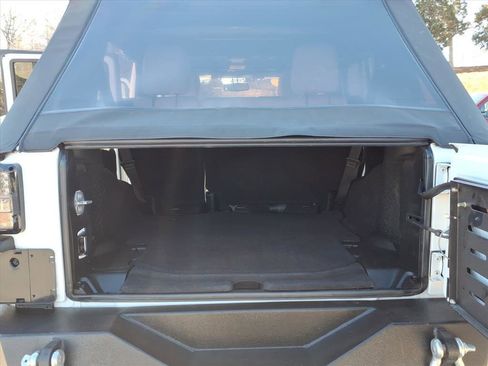 Used 2018 Jeep Wrangler Unlimited Sport S image 14