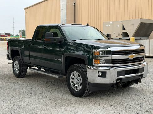 Used 2015 Chevrolet Silverado 2500 LT w/ LT Convenience Package AWD/4WD image 3