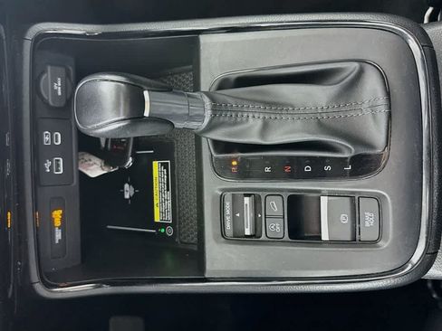 Used 2024 Honda CR-V EX-L image 16