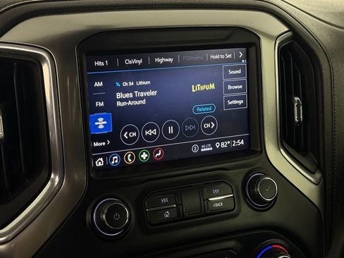 Used 2020 Chevrolet Silverado 1500 RST AWD/4WD image 17