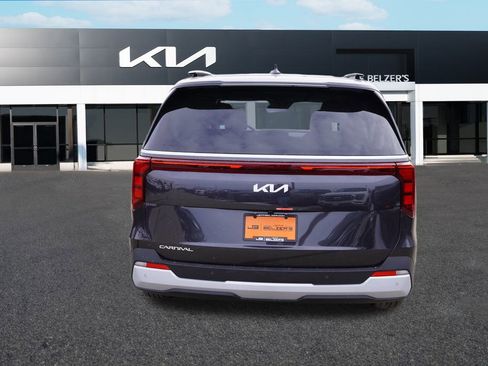 New 2026 Kia Carnival EX image 4