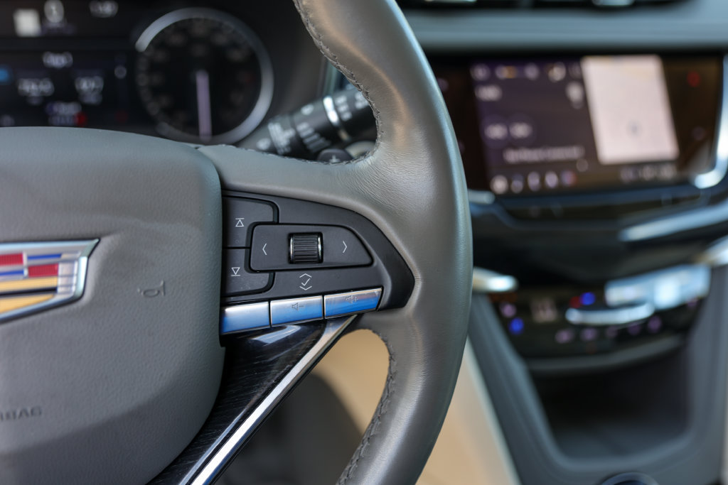 Used 2025 Cadillac XT6 Premium Luxury FWD image 13