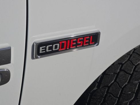 Used 2016 RAM 1500 Classic SLT w/ SLT Plus D←cor Group image 13