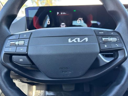 Used 2025 Kia K4 LXS image 27