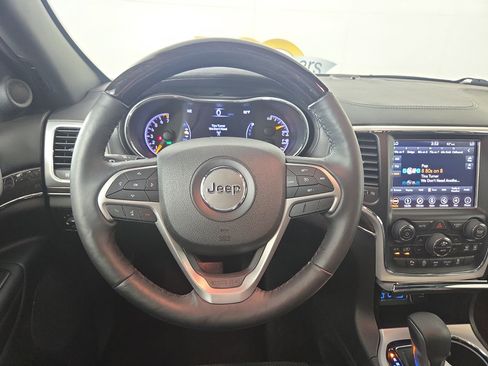 Certified 2018 Jeep Grand Cherokee Overland w/ Interior Metal Package AWD/4WD image 15