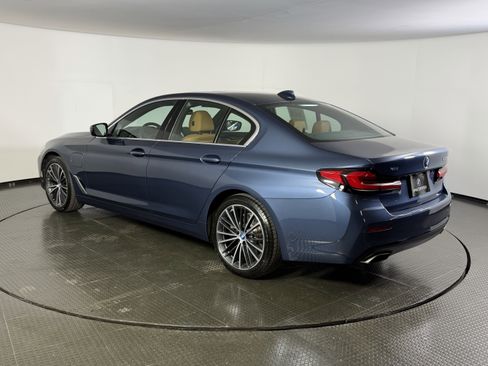 Certified 2023 BMW 530e xDrive w/ Premium Package AWD/4WD image 6