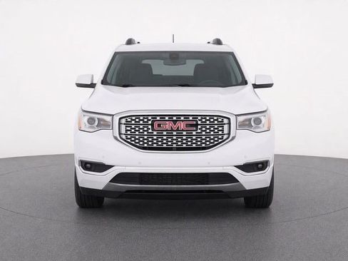 Used 2017 GMC Acadia Denali w/ Technology Package FWD image 8