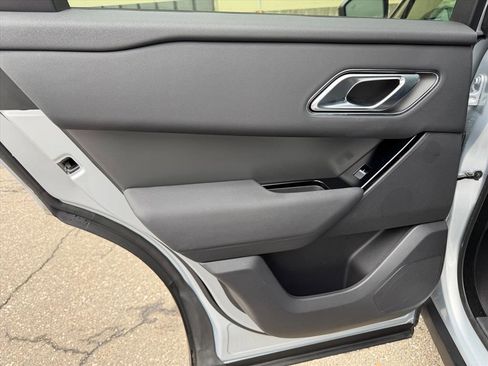 Used 2025 Land Rover Range Rover Velar Dynamic SE image 14