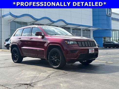 Used 2021 Jeep Grand Cherokee Laredo X AWD/4WD image 3