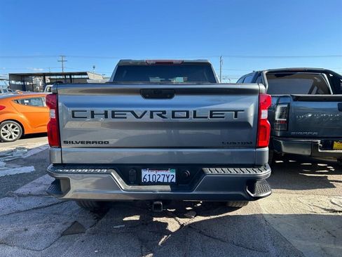 Used 2020 Chevrolet Silverado 1500 Custom w/ Custom Value Package RWD image 9