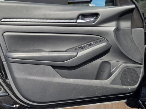 Used 2025 Nissan Altima 2.5 SV image 17