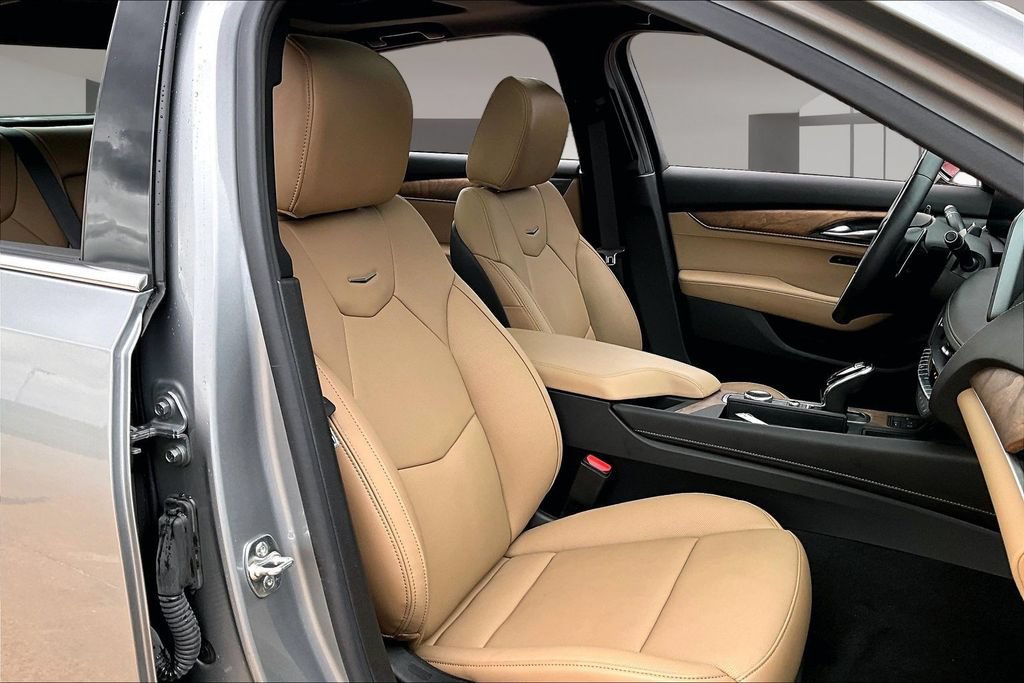 Used 2025 Cadillac CT5 Premium Luxury w/ LPO, Blue Accent Package RWD image 7