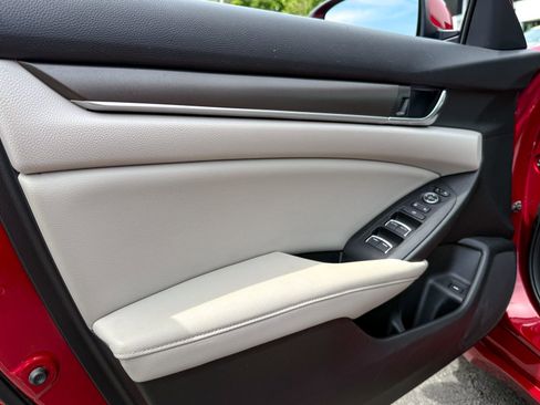 Used 2018 Honda Accord LX image 16